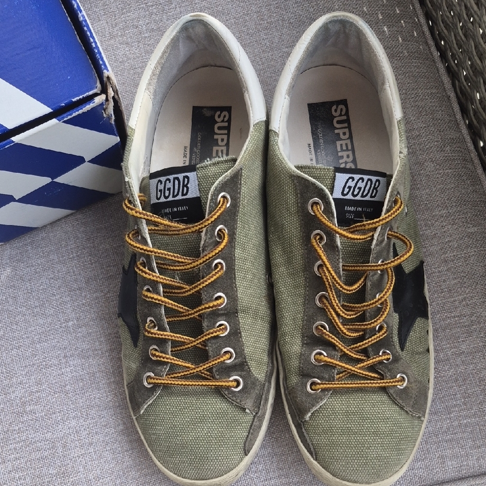 Green and White Sneakers with Black Star - Picture 4 of 6